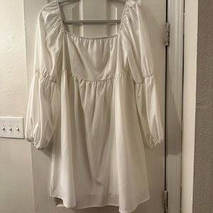 White square neck long sleeve dress. Only worn once. In great condition.